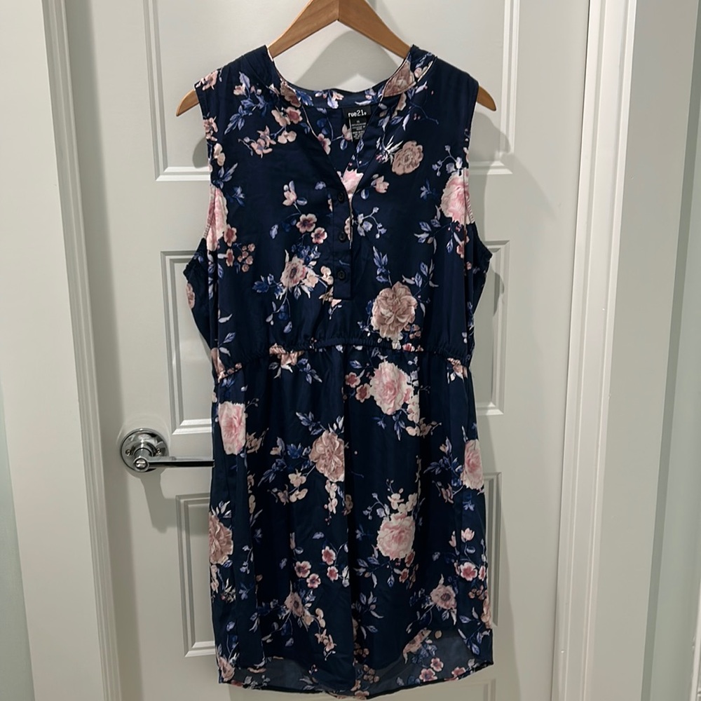 Rue21 sleeveless floral dress
